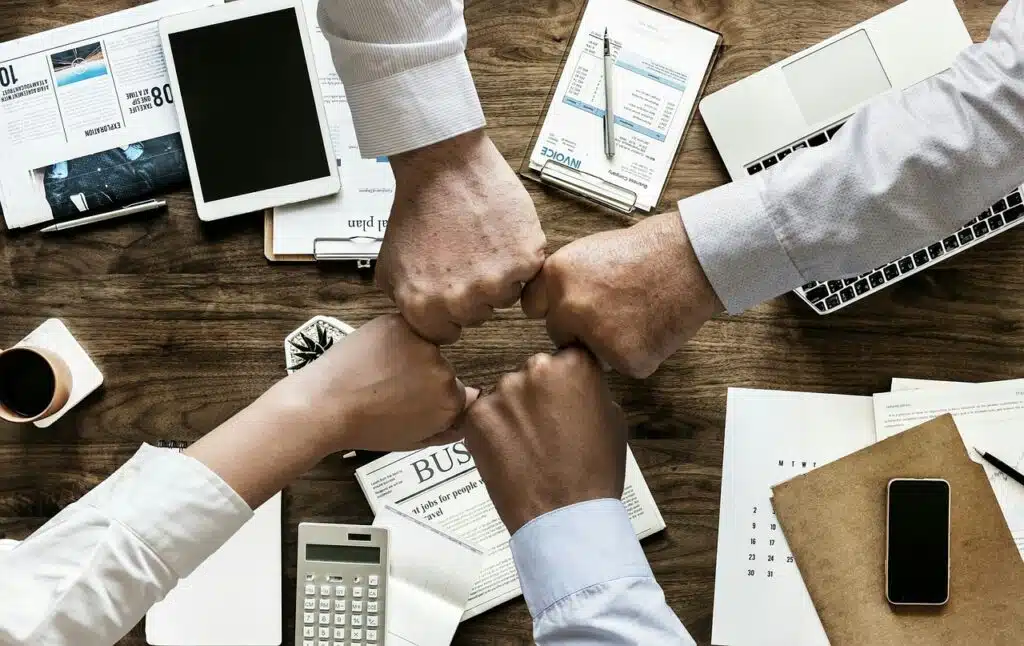 Produttività del team attraverso la collaborazione e l'unione