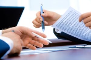 Discussion et échange de documents en milieu professionnel