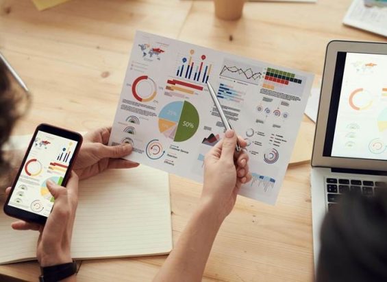 Experts who analyze data