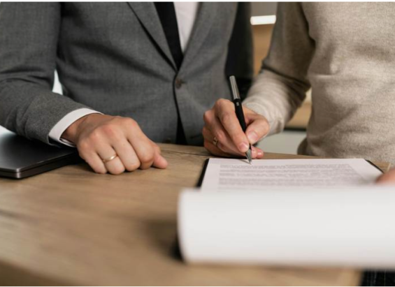 Due professionisti che lavorano insieme